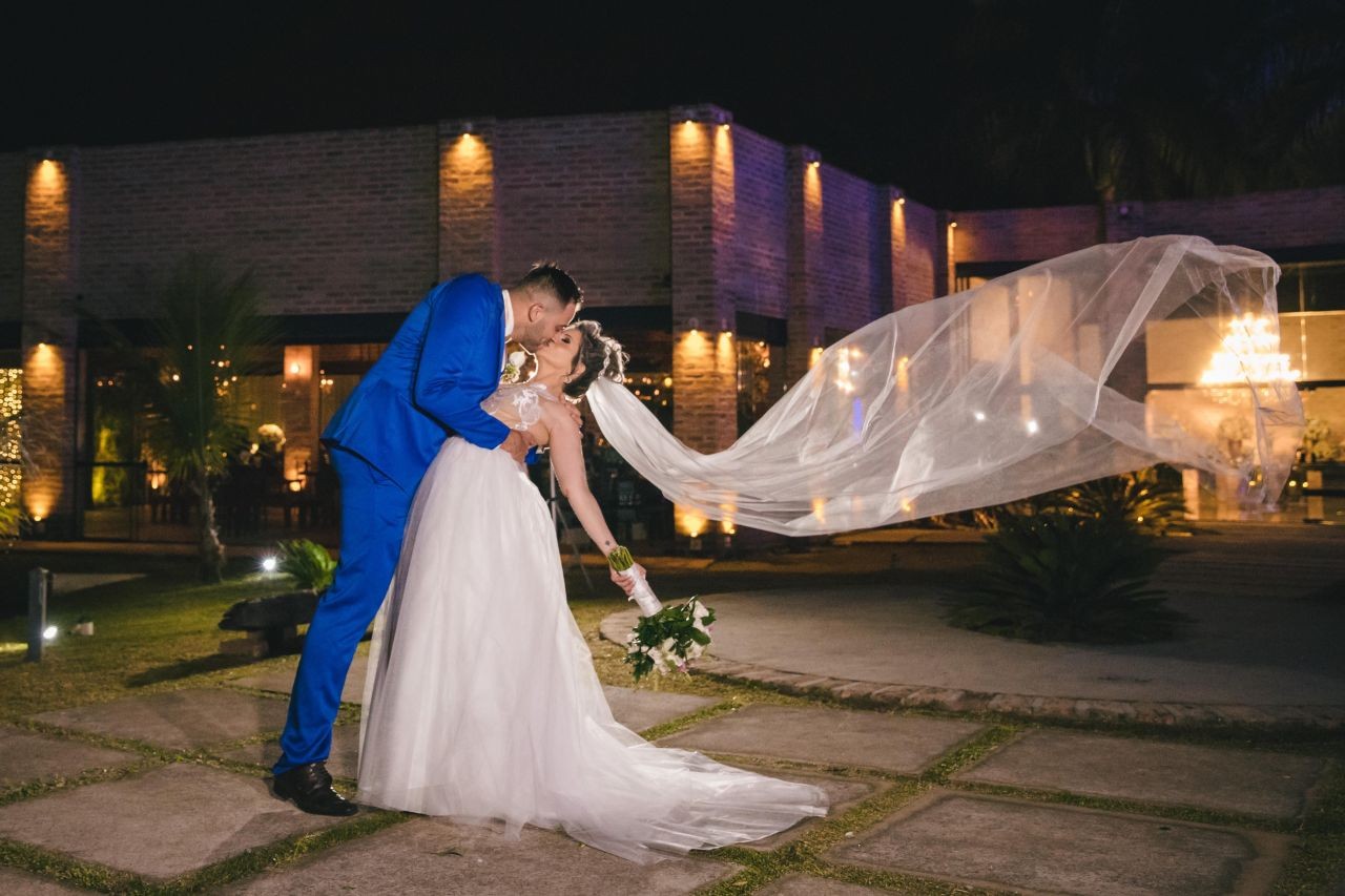 Casamento clássico em noite romântica e de muita elegância